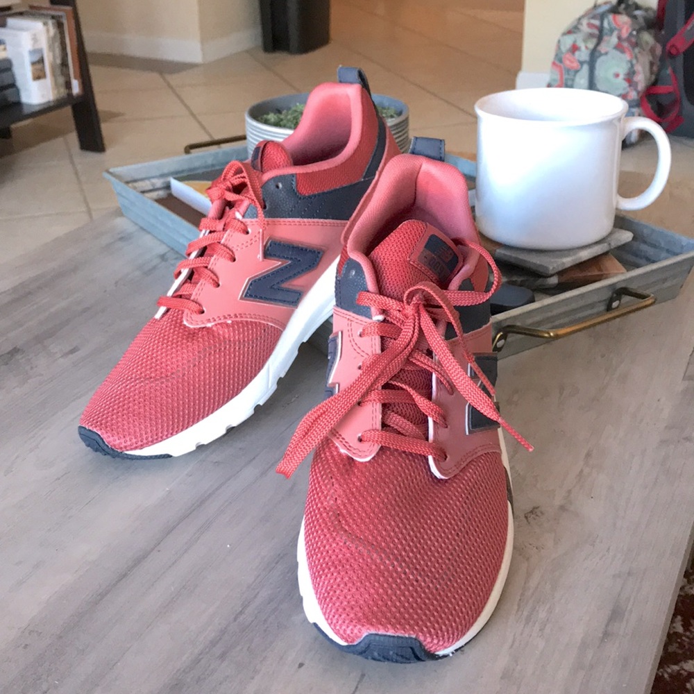 New Balance 009 V1 Sneakers